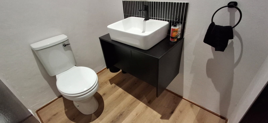To Let Commercial Property for Rent in Hospitaalheuwel Free State